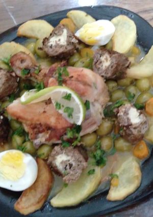 صورة لوصفة طاجين الزيتون برولي الكفتة 👌😍