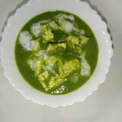 A picture of Palak Paneer.