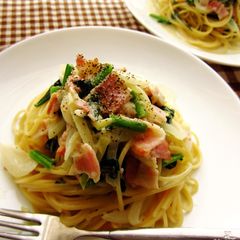 Spinach and Bacon Cream Pasta A picture of Spinach and Bacon Cream Pasta.