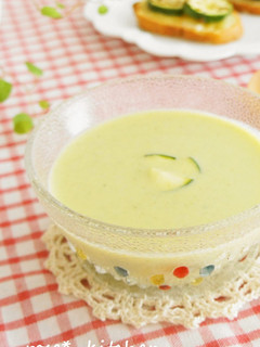 A picture of Chilled Zucchini Soup.
