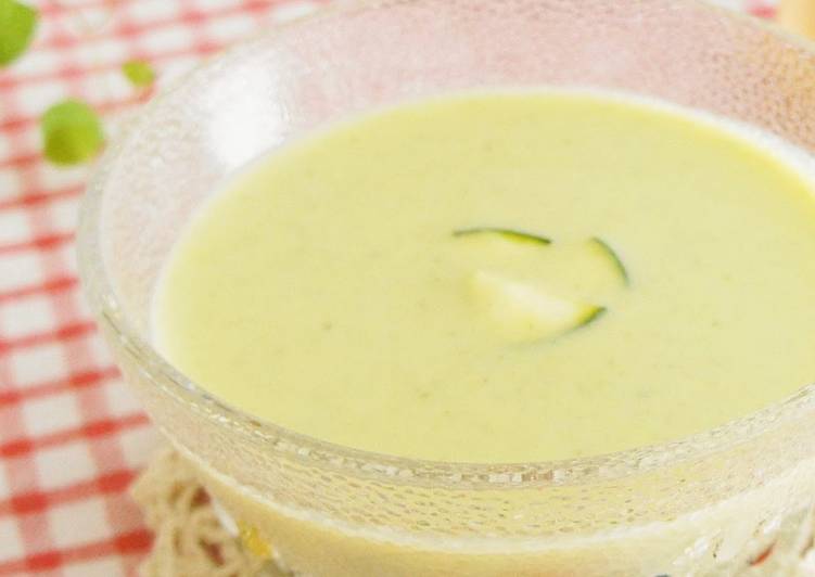 Quick and Easy Chilled Zucchini Soup