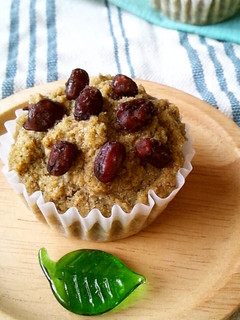 A picture of Okara Cup Cakes with Matcha and Cinnamon.