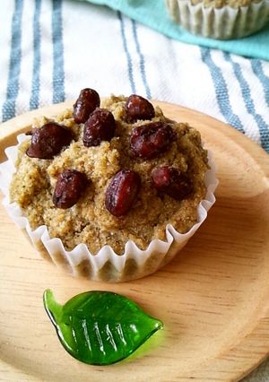 A picture of Okara Cup Cakes with Matcha and Cinnamon.
