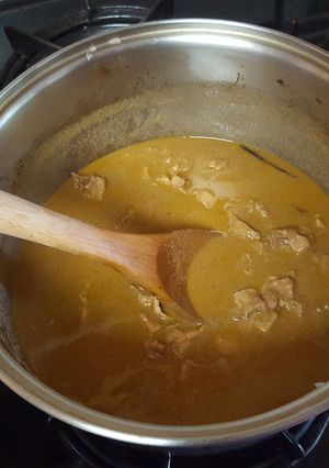 A picture of Thai Coconut Chicken Curry.