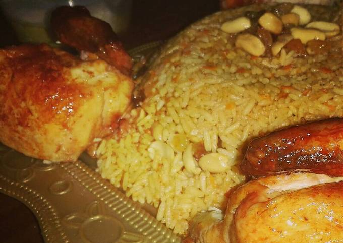 الصورة الرئيسية لوصفة أرز كبسة مع الدجاج و المكسرات