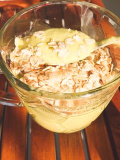 Hình của món Eat clean- sữa chua bơ chuối yến mạch- bữa sáng nhanh gọn giàu dinh dưỡng.