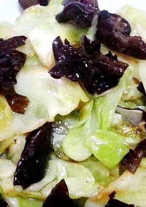 A picture of Cabbage with black fungus.