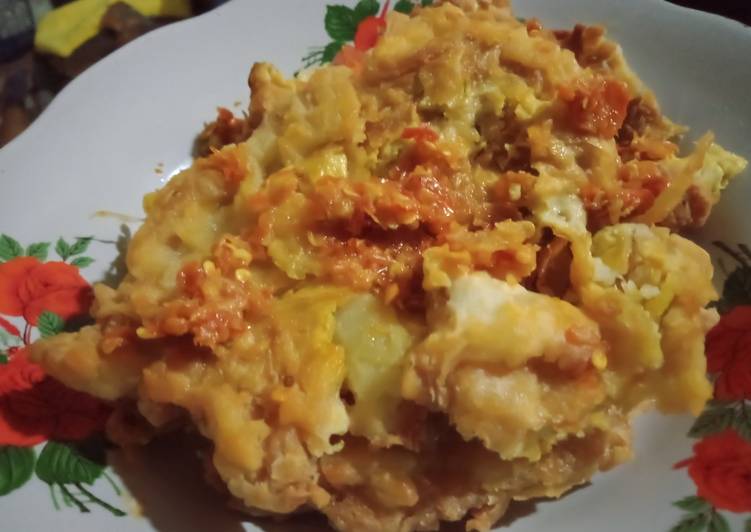 Bagaimana Membuat Telur Goreng Geprek Anti Gagal