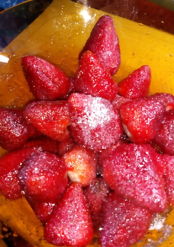 Una foto de Frutillas en azúcar 🍓🍓🍓
