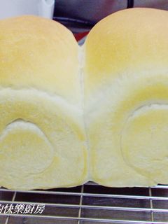 鮮奶雙峰吐司 的食譜成品照片