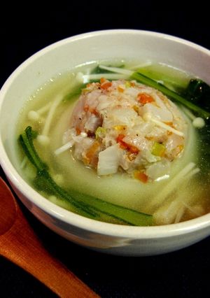 A picture of Meat-Stuffed Turnip in Soup.