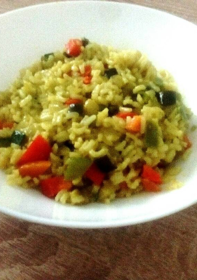 Una foto de Arroz con verduras y Ras el Hanout 🍛