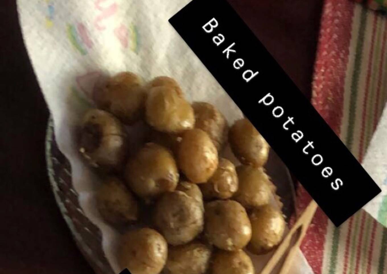 Oven-baked baby potatoes