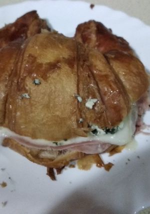 Foto principal de Cruasán relleno bikini