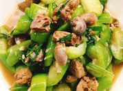 A picture of mướp xào lòng gà