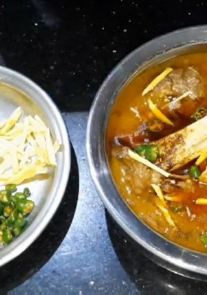 A picture of Mutton nihari.