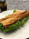 Baguette de Pechuga Asada con Mostaza y Miel
