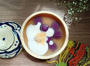 Hình của món Chè đậu xanh khoai lang tím.