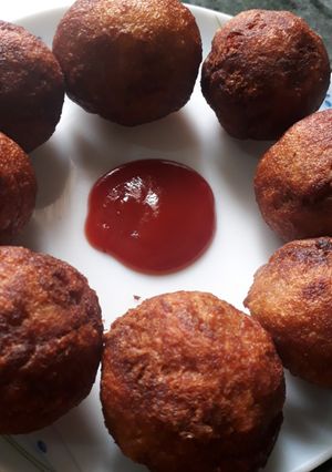 आलू ब्रेड रोल (aloo bread roll recipe in Hindi) रेसिपी मुख्य फोटो