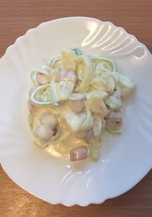Póréhagymás-virslis saláta recept fotója