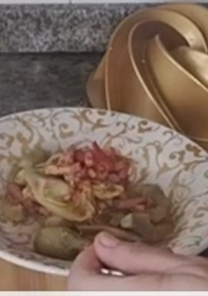 Una foto de Alcachofas con lacón