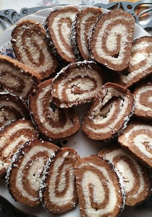 O poză a rețetei Ruladă de biscuiți cu cocos.