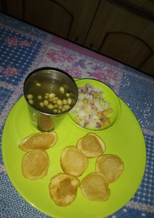 A picture of Panipuri.