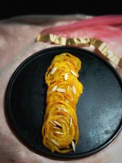 इन्स्टंट जिलेबी (instant jalebi recipe in marathi) रेसिपी चे मुख्य फोटो