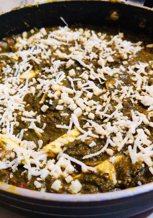 A picture of Palak Paneer.