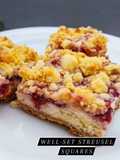 Raspberry Banana Cheesecake Streusel Squares