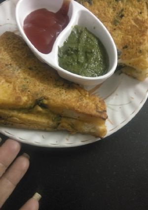 બ્રેડ પકોડા (Bread Pakoda Recipe In Gujarati) રેસીપી મુખ્ય ફોટો