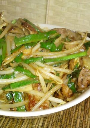 A picture of Stir-fried Liver and Chinese Chives.