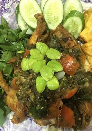 Foto resep Ayam Penyet Cabe Rawit Hijau