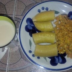 A picture of Boiled plantain with egg.
