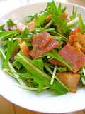Easy with Yakiniku Sauce: Mizuna and Bacon Salad