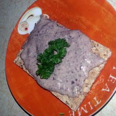 A picture of Kidney bean pate.