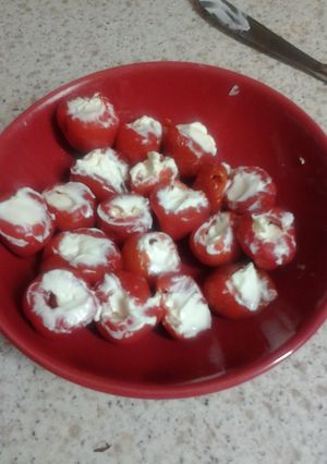 A picture of Mild Piquante Peppers Stuffed.
