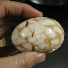 A picture of Tea Eggs (Eggs Boiled in Tea Leaves).