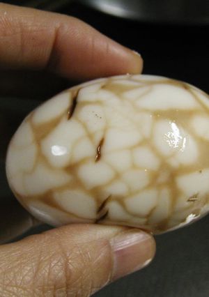 A picture of Tea Eggs (Eggs Boiled in Tea Leaves).