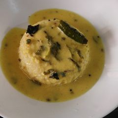 A picture of Gujarati kadhi.