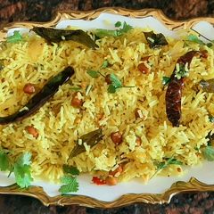 A picture of Lemon rice.