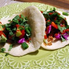A picture of Sriracha Peanut Veggie Wraps.