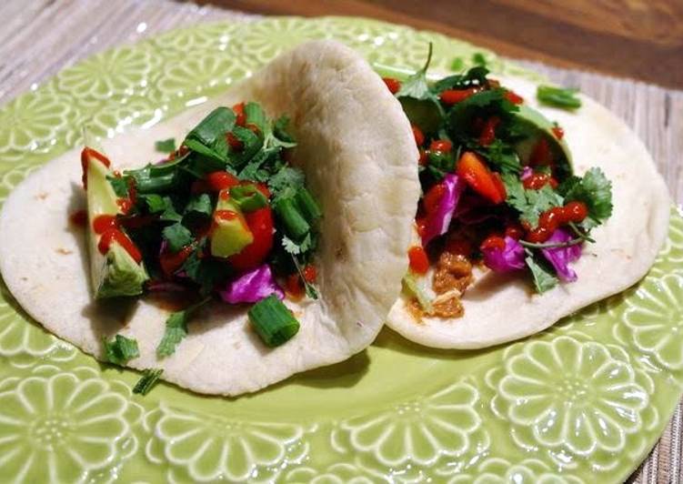 Simple Way to Make Ultimate Sriracha Peanut Veggie Wraps