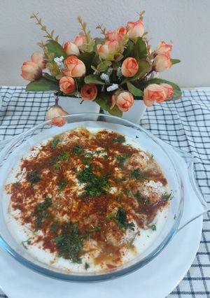 A picture of Dahi vade.