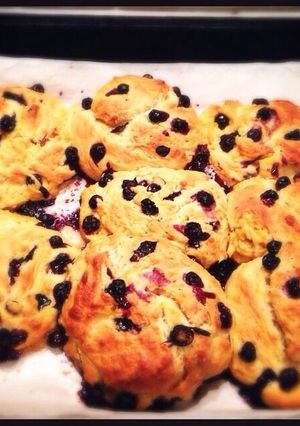 A picture of Blueberry Buns.