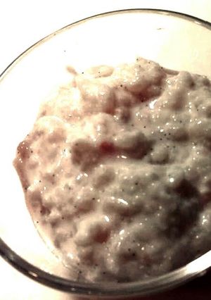 A picture of Rice Pudding.