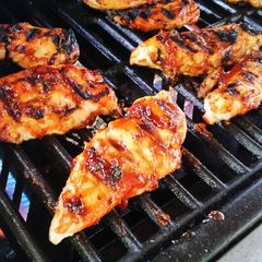 A picture of Bbq chicken tenderloins.