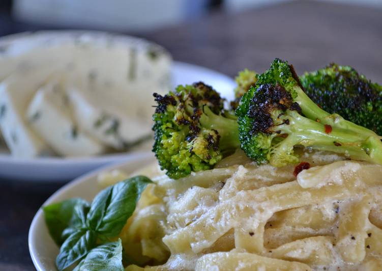 Simple Way to Make Any-night-of-the-week Easy Pasta Alfredo