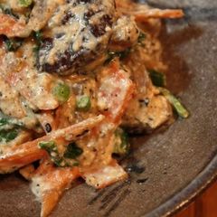 A picture of Easy Spinach and Mashed Tofu Salad with Aromatic Sesame Seeds.