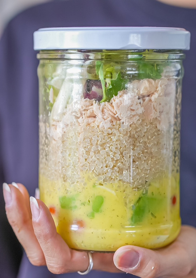 Una foto de Ensalada de quinoa con aliño de mango